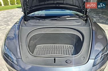 Седан Tesla Model 3 2025 в Ровно