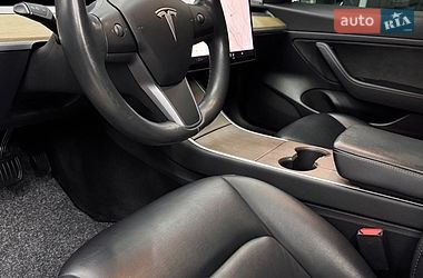 Седан Tesla Model 3 2019 в Коломые