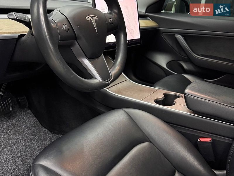 Седан Tesla Model 3 2019 в Коломые