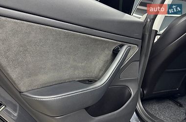 Седан Tesla Model 3 2019 в Коломые