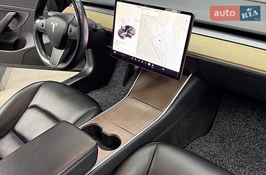 Седан Tesla Model 3 2019 в Коломые
