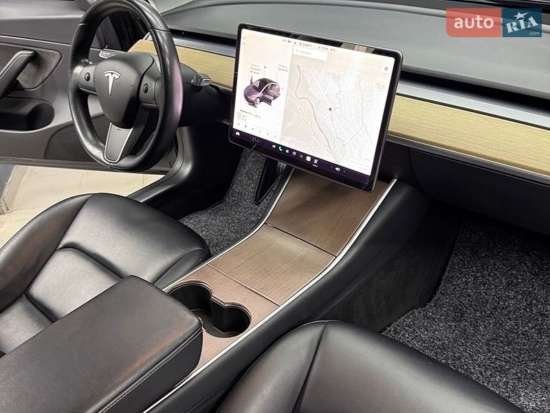 Седан Tesla Model 3 2019 в Коломые