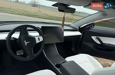 Седан Tesla Model 3 2020 в Киеве