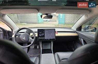 Седан Tesla Model 3 2020 в Киеве