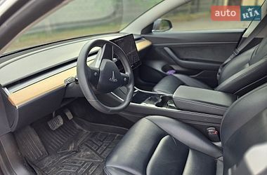 Седан Tesla Model 3 2020 в Киеве