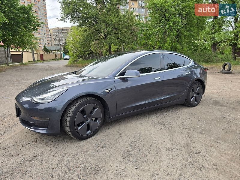 Седан Tesla Model 3 2020 в Киеве