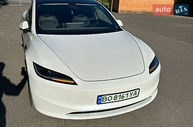 Седан Tesla Model 3 2024 в Тернополі