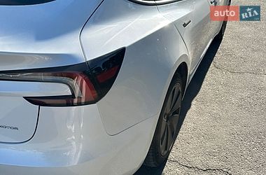 Седан Tesla Model 3 2024 в Тернополі