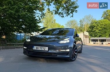 Седан Tesla Model 3 2021 в Львове
