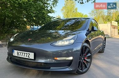 Седан Tesla Model 3 2021 в Львове