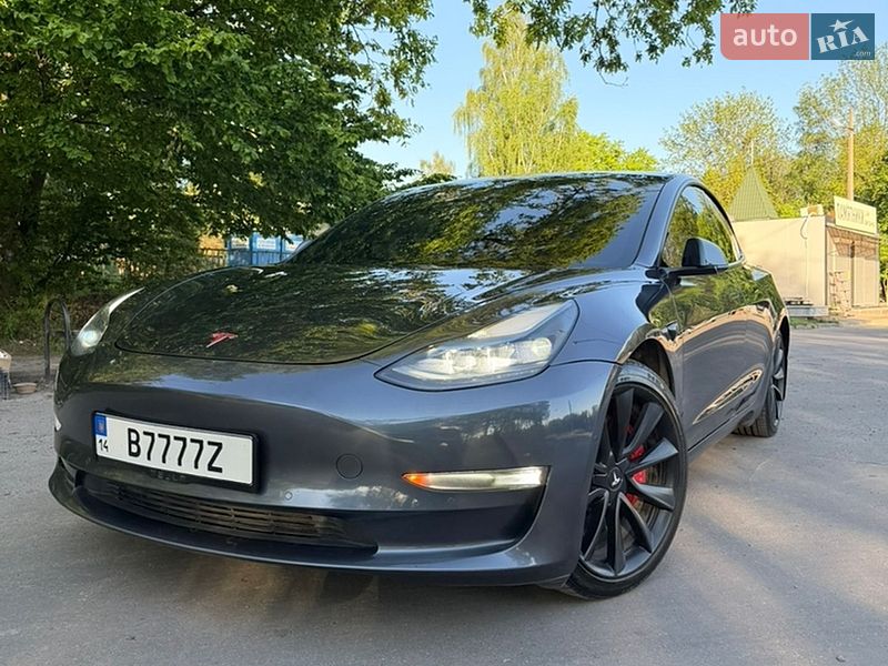 Седан Tesla Model 3 2021 в Львове
