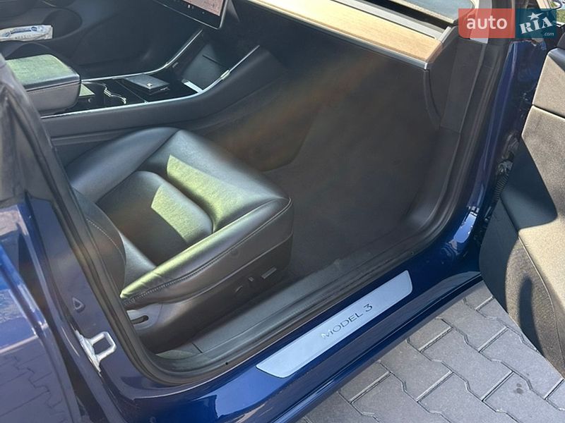 Седан Tesla Model 3 2018 в Каменец-Подольском