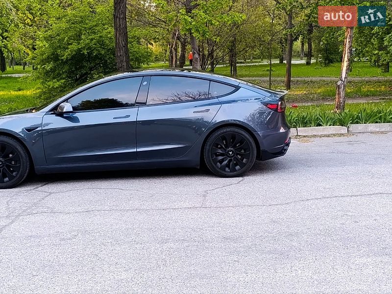 Tesla Model 3 2021