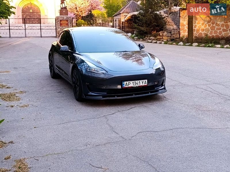 Седан Tesla Model 3 2021 в Запоріжжі