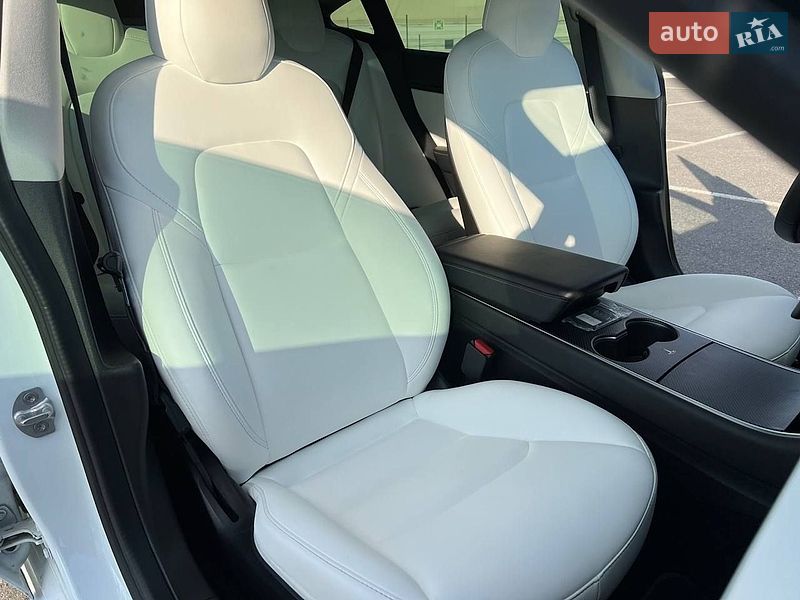 Седан Tesla Model 3 2020 в Запорожье