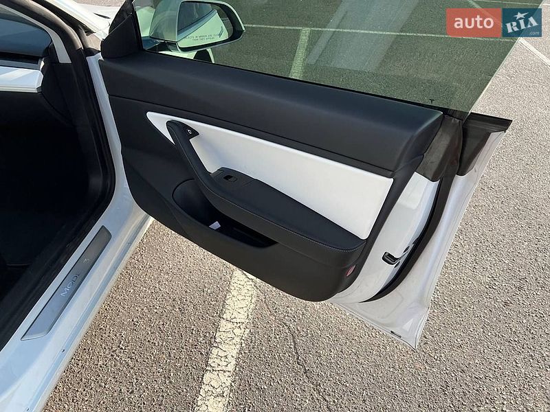 Седан Tesla Model 3 2020 в Запорожье