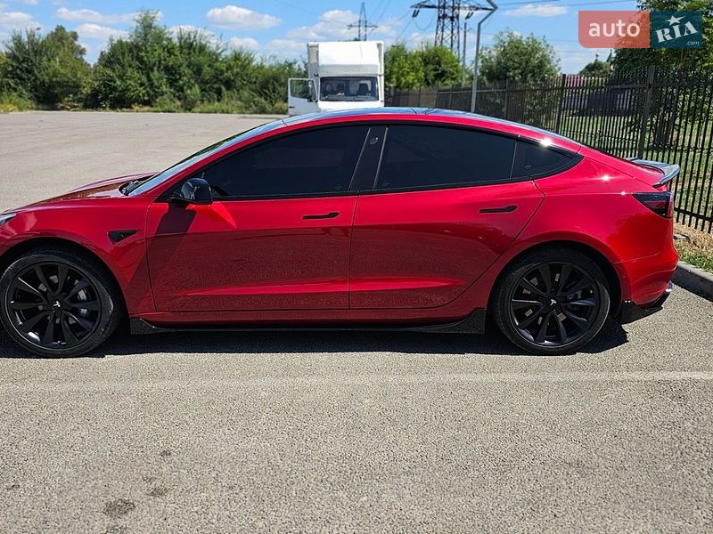 Седан Tesla Model 3 2018 в Днепре