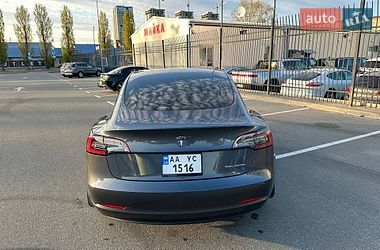 Седан Tesla Model 3 2023 в Киеве