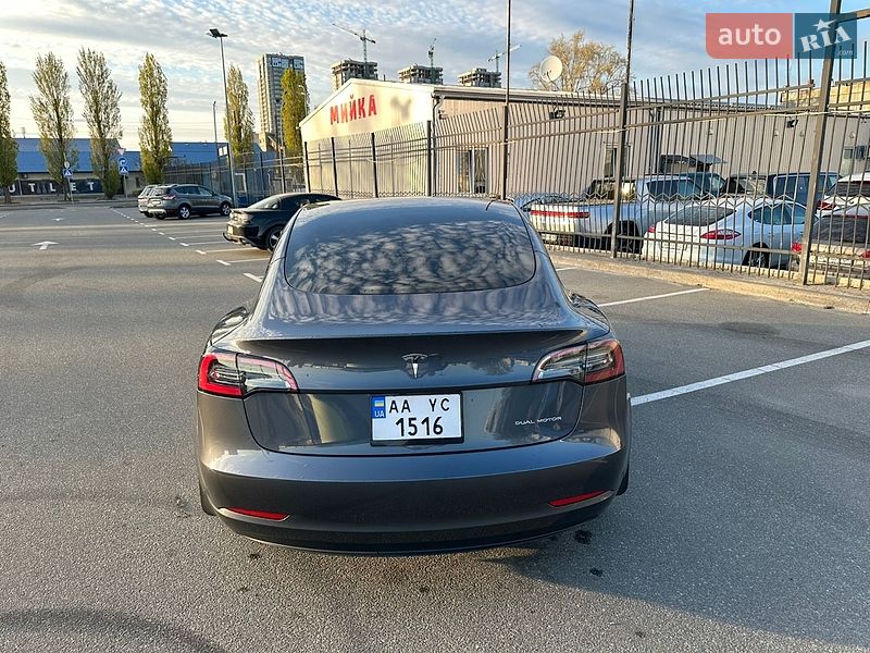 Седан Tesla Model 3 2023 в Киеве