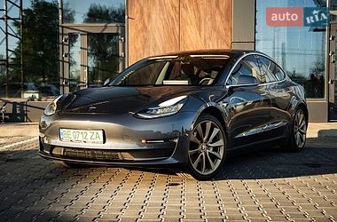 Седан Tesla Model 3 2018 в Києві