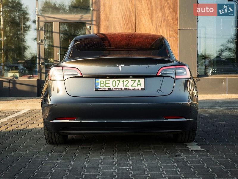 Седан Tesla Model 3 2018 в Києві