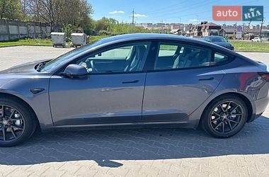 Седан Tesla Model 3 2022 в Виннице