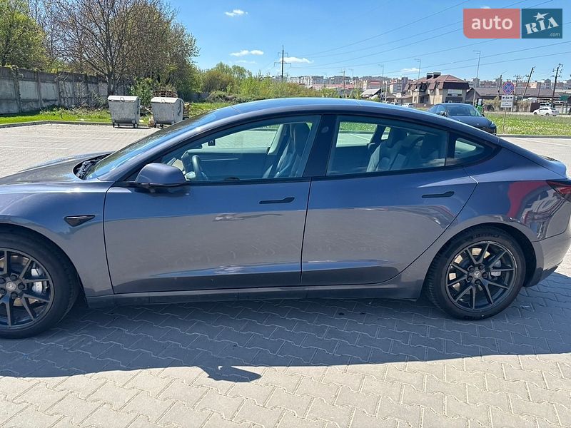 Седан Tesla Model 3 2022 в Виннице
