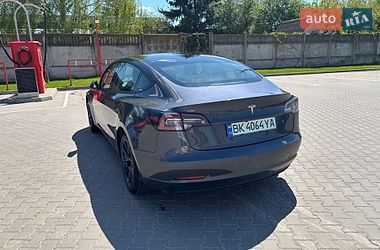 Седан Tesla Model 3 2022 в Виннице