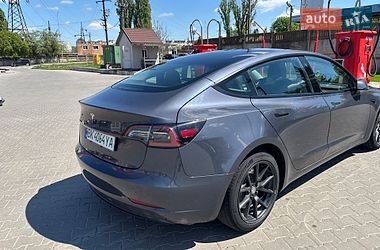 Седан Tesla Model 3 2022 в Виннице