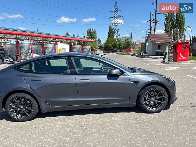 Седан Tesla Model 3 2022 в Виннице