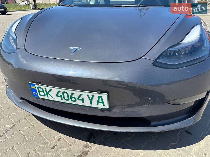 Седан Tesla Model 3 2022 в Виннице