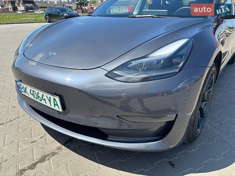 Седан Tesla Model 3 2022 в Виннице