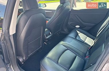 Седан Tesla Model 3 2022 в Виннице