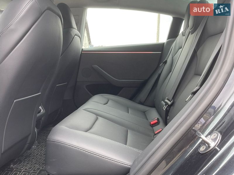 Седан Tesla Model 3 2025 в Києві