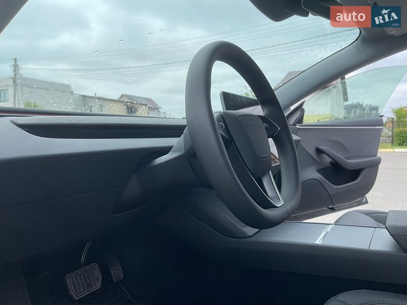 Седан Tesla Model 3 2025 в Києві