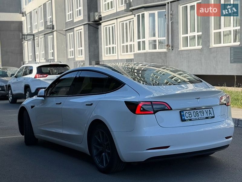 Седан Tesla Model 3 2022 в Чернігові