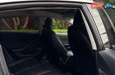 Седан Tesla Model 3 2018 в Броварах