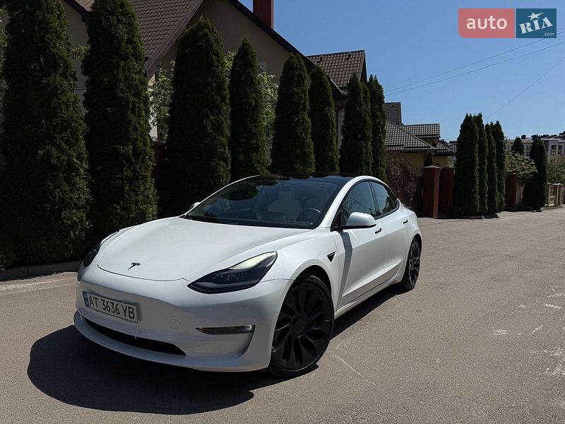 Седан Tesla Model 3 2021 в Ивано-Франковске