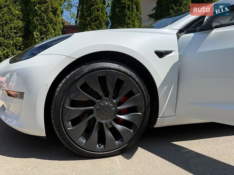 Седан Tesla Model 3 2021 в Ивано-Франковске