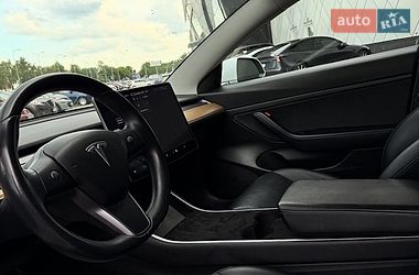 Седан Tesla Model 3 2019 в Києві