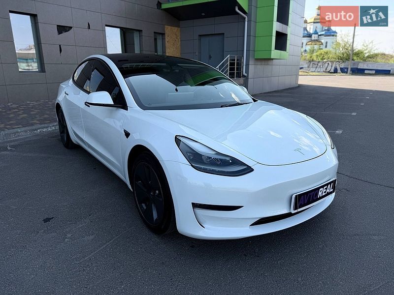 Седан Tesla Model 3 2022 в Кривому Розі
