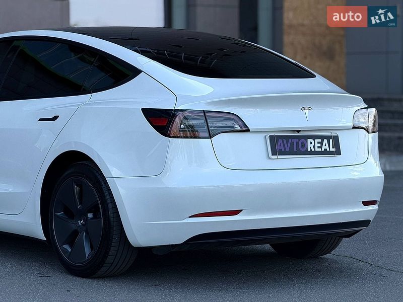 Седан Tesla Model 3 2022 в Кривому Розі