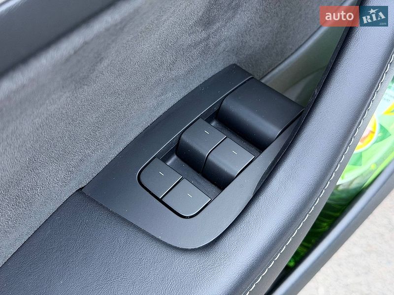 Седан Tesla Model 3 2022 в Кривому Розі