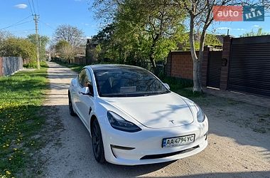 Седан Tesla Model 3 2021 в Киеве
