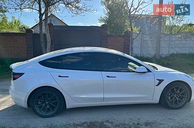 Седан Tesla Model 3 2021 в Киеве