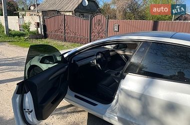 Седан Tesla Model 3 2021 в Киеве