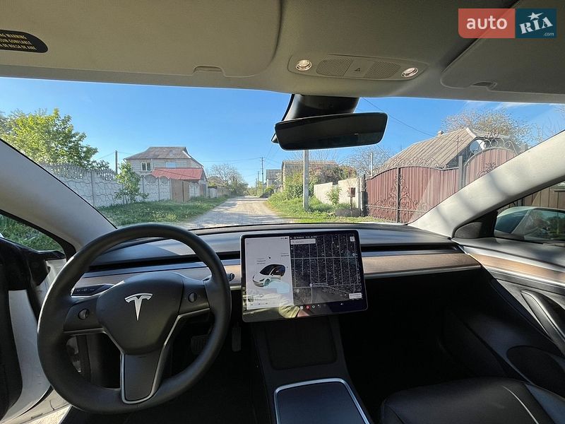 Седан Tesla Model 3 2021 в Киеве