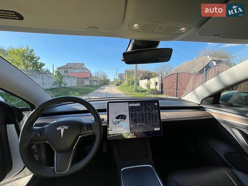 Седан Tesla Model 3 2021 в Киеве