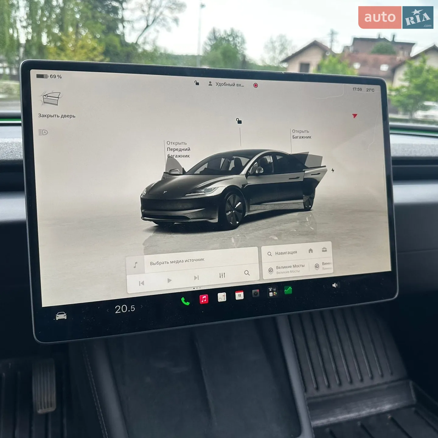 2025 Tesla Model 3 - мініатюра 10