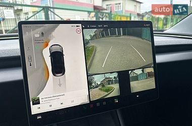 Седан Tesla Model 3 2025 в Львові